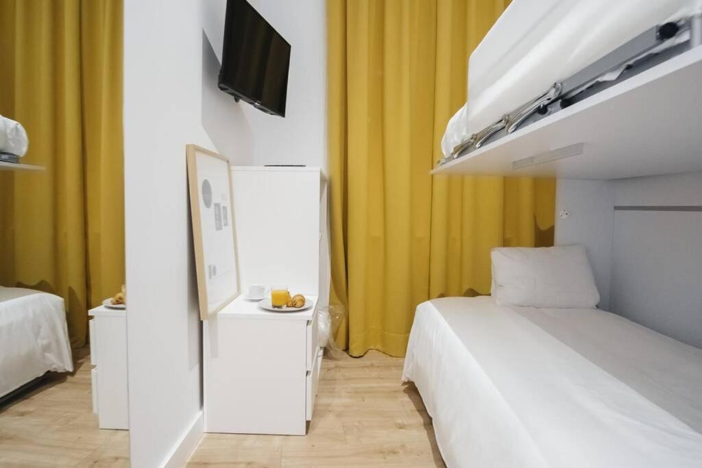 Apartamentos Plaza De Pedro Zerolo III Madrid Buitenkant foto