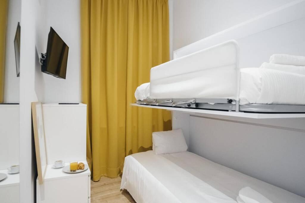Apartamentos Plaza De Pedro Zerolo III Madrid Buitenkant foto