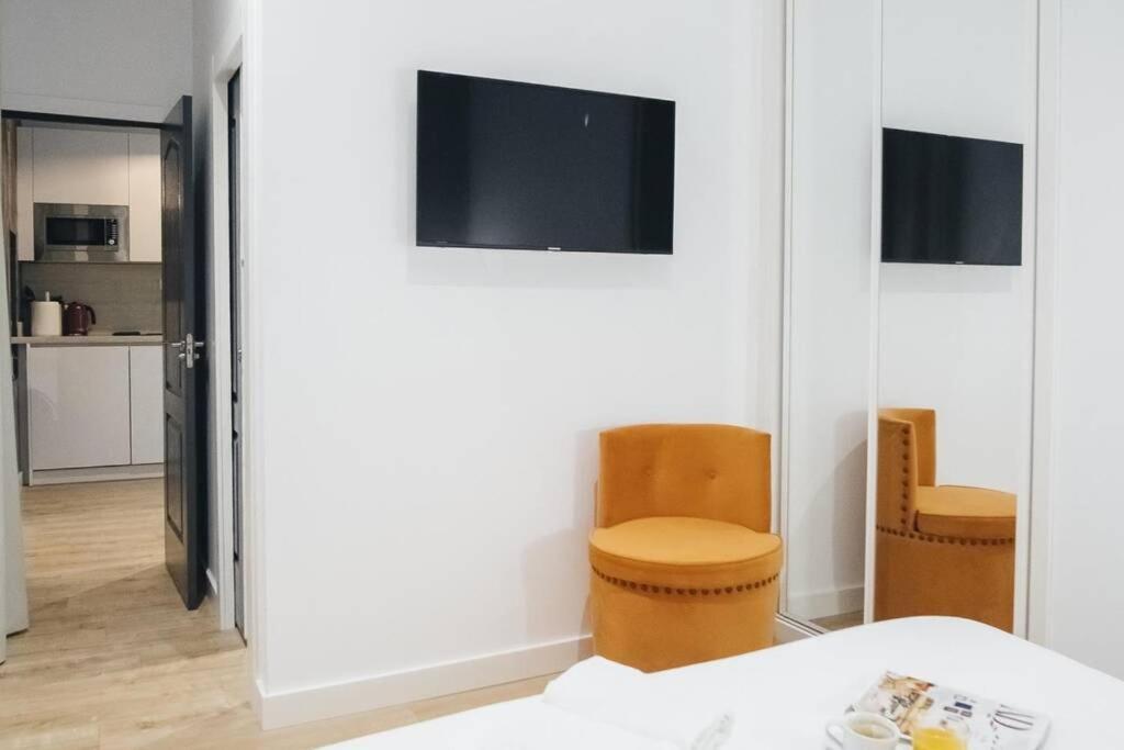 Apartamentos Plaza De Pedro Zerolo III Madrid Buitenkant foto
