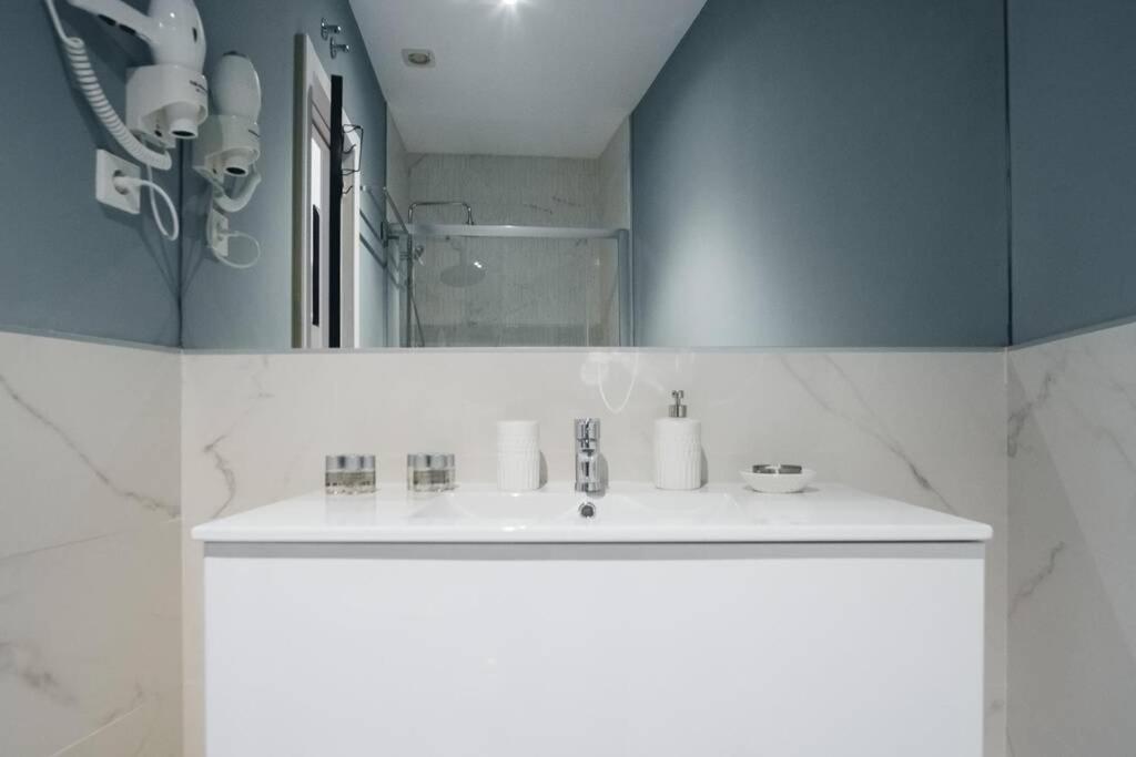 Apartamentos Plaza De Pedro Zerolo III Madrid Buitenkant foto