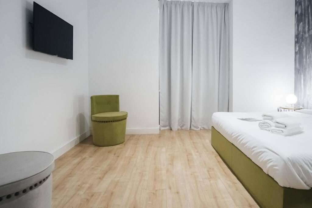 Apartamentos Plaza De Pedro Zerolo III Madrid Buitenkant foto