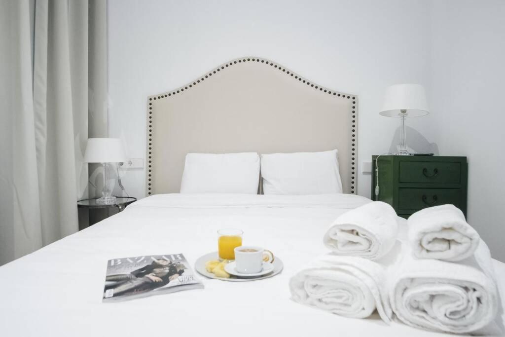 Apartamentos Plaza De Pedro Zerolo III Madrid Buitenkant foto